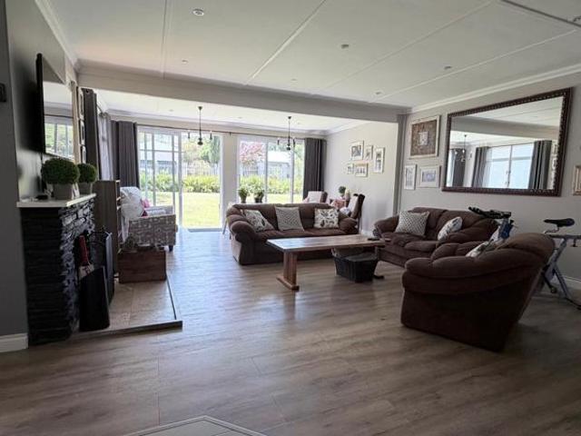 5 Bedroom House in Bergsig
