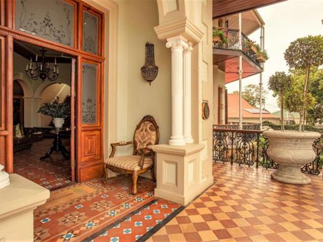 5 Bedroom House in Bergzicht