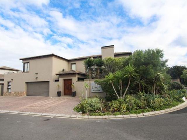 5 Bedroom House in Big Bay