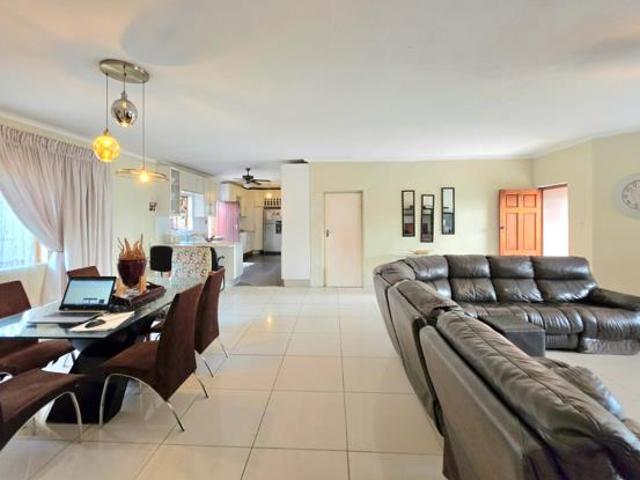 5 Bedroom House in Birdswood