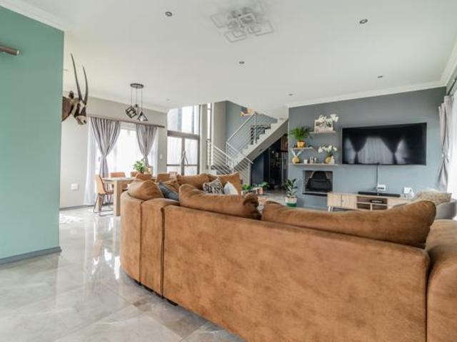 5 Bedroom House in Birdwood