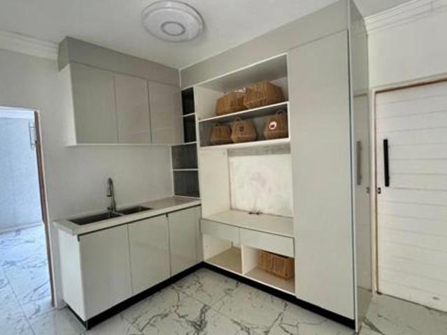 5 Bedroom House in Birdwood