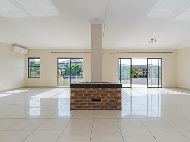 5 Bedroom House in Blue Valley Golf Estate