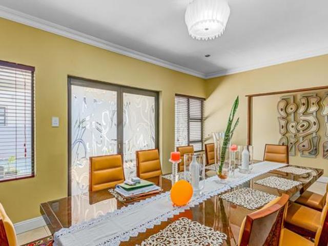 5 Bedroom House in Blue Valley Golf Estate