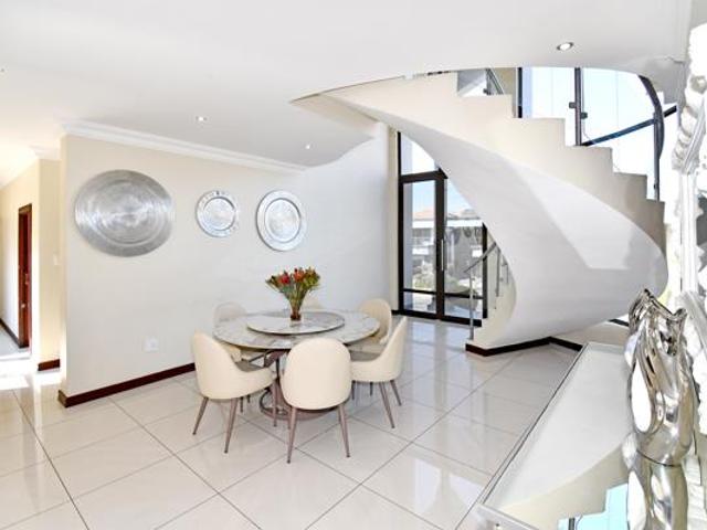 5 Bedroom House in Blue Valley Golf Estate