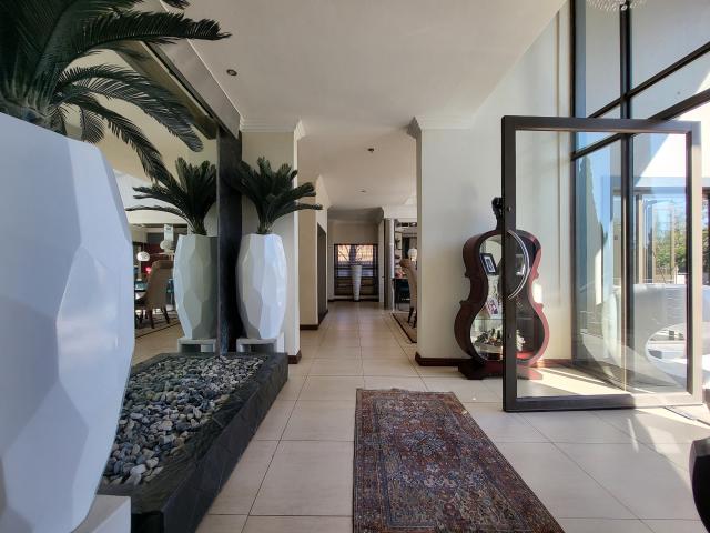 5 Bedroom House in Blue Valley Golf Estate