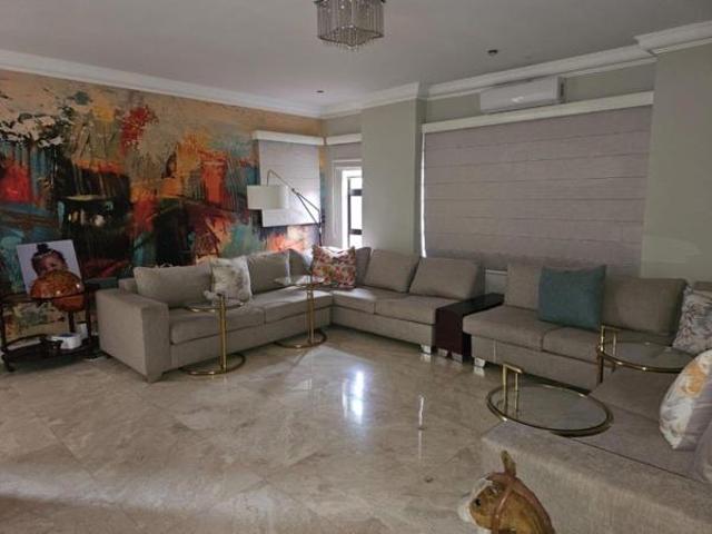 5 Bedroom House in Blue Valley Golf Estate