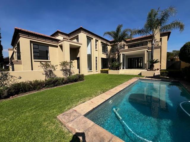5 Bedroom House in Blue Valley Golf Estate