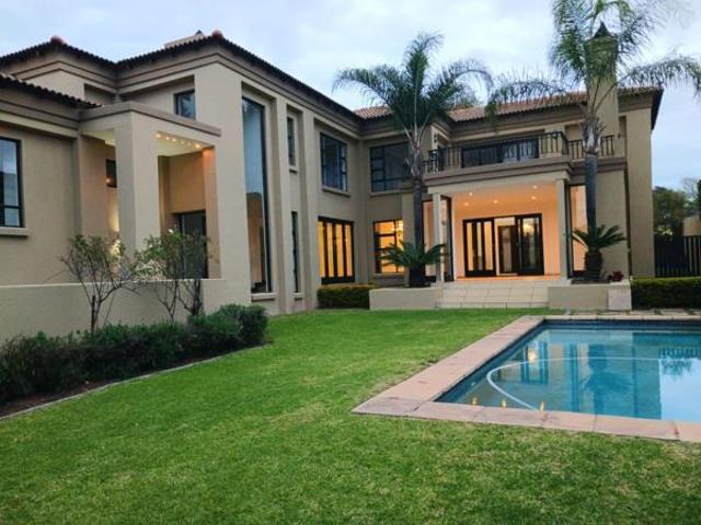 5 Bedroom House in Blue Valley Golf Estate
