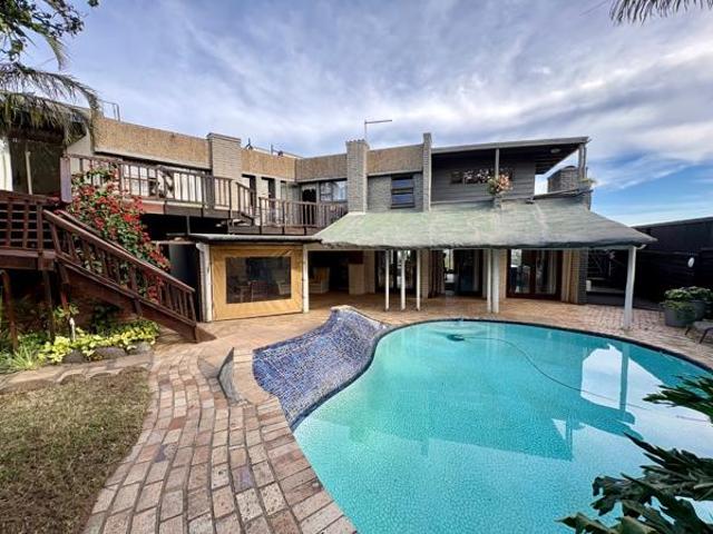 5 Bedroom House in Blue Bend