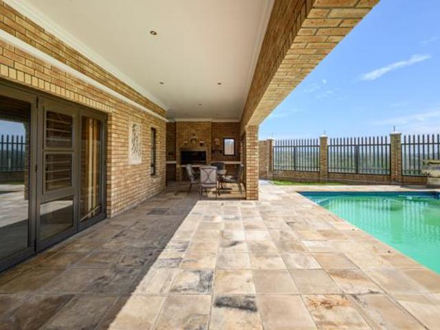 5 Bedroom House in Bluewater Bay