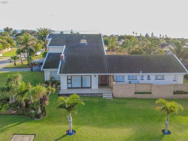 5 Bedroom House in Bluewater Bay