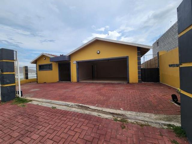 5 Bedroom House in Bluewater Bay