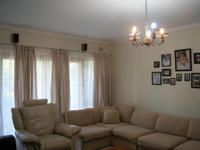 5 Bedroom House in Blythedale Beach