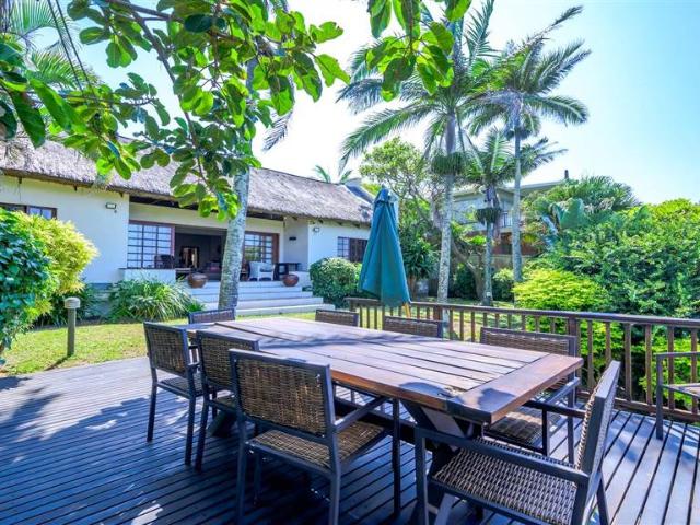 5 Bedroom House in Blythedale Beach