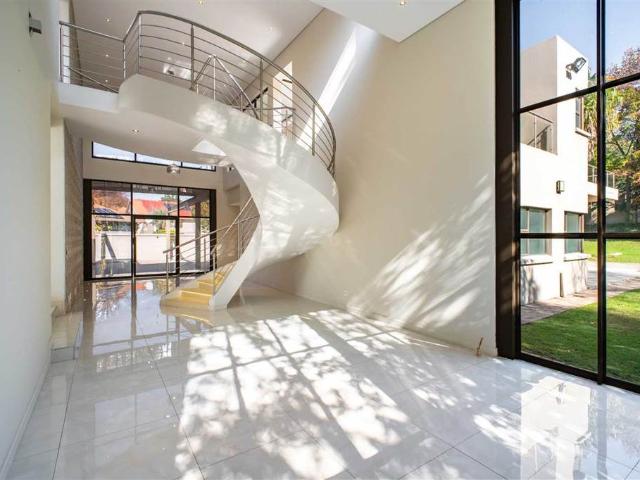 5 Bedroom House in Bryanston East