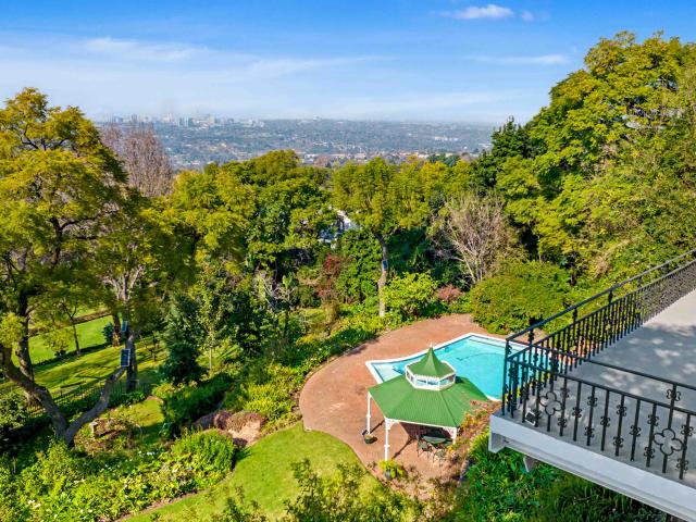 5 Bedroom House in Bryanston
