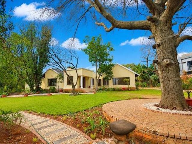 5 Bedroom House in Bryanston