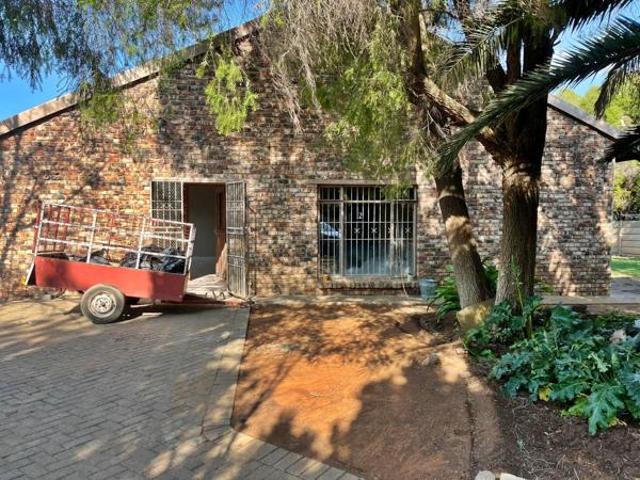5 Bedroom House in Brandwag