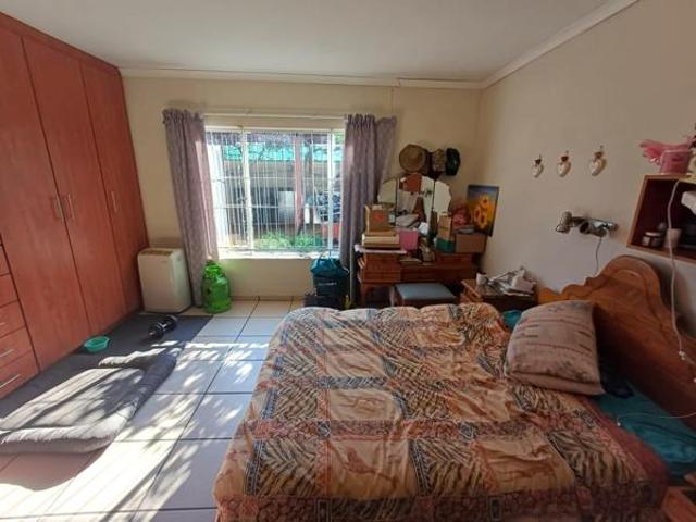 5 Bedroom House in Brandwag