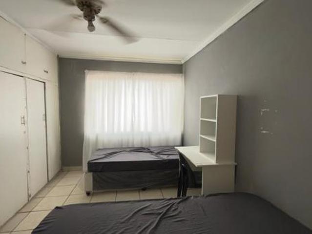 5 Bedroom House in Brandwag