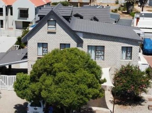5 Bedroom House in Britannia Bay
