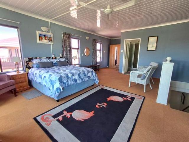 5 Bedroom House in Britannia Bay