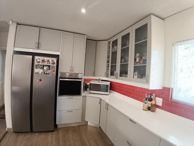 5 Bedroom House in Bronberrick