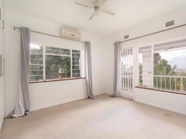 5 Bedroom House in Buitenverwagting