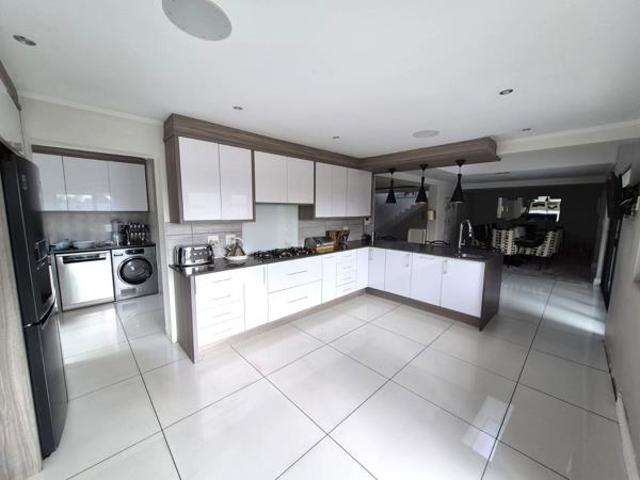 5 Bedroom House in Bushwillow Park Estate