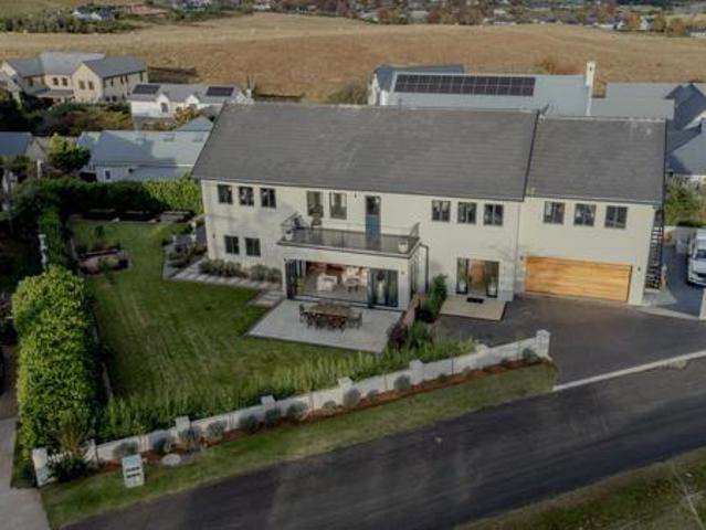 5 Bedroom House in Gowrie Village
