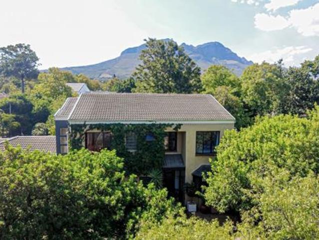 5 Bedroom House in Golden Acre