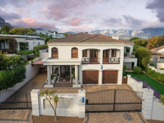 5 Bedroom House in Golden Hill