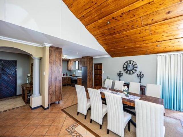 5 Bedroom House in Gonubie