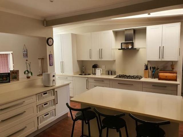 5 Bedroom House in Gonubie