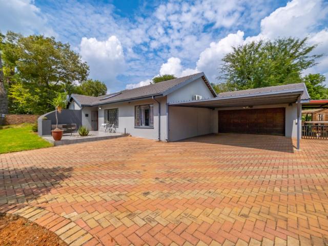 5 Bedroom House in Garsfontein