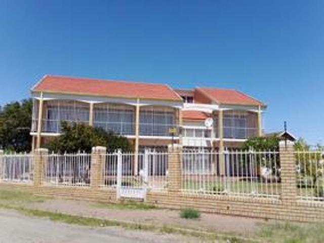 5 Bedroom House in Gemdene