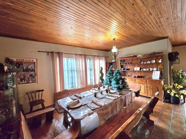 5 Bedroom House in Gholfsig