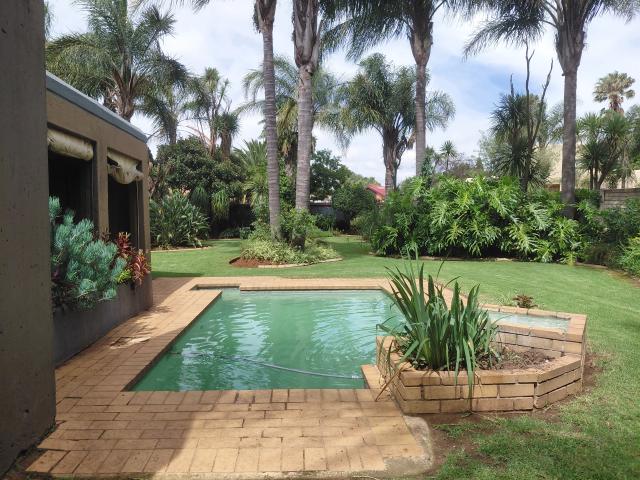 5 Bedroom House in Glen Marais