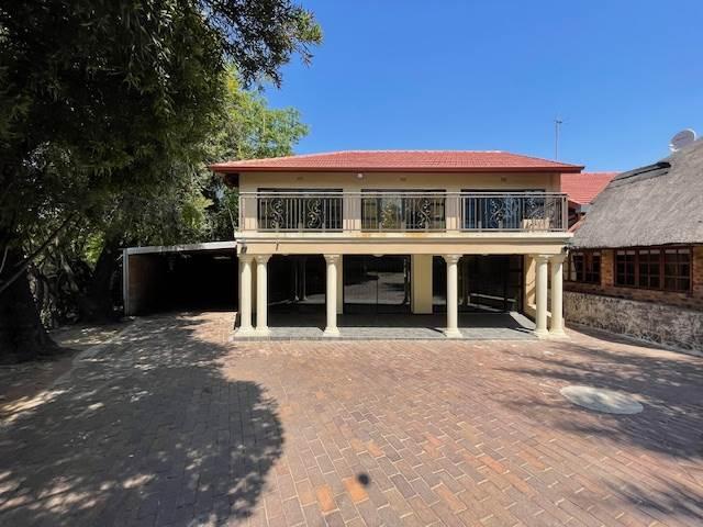 5 Bedroom House in Aston Manor