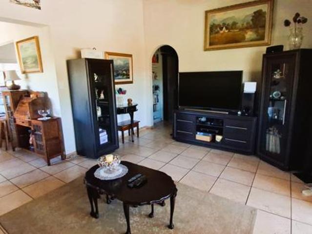 5 Bedroom House in Glenmore
