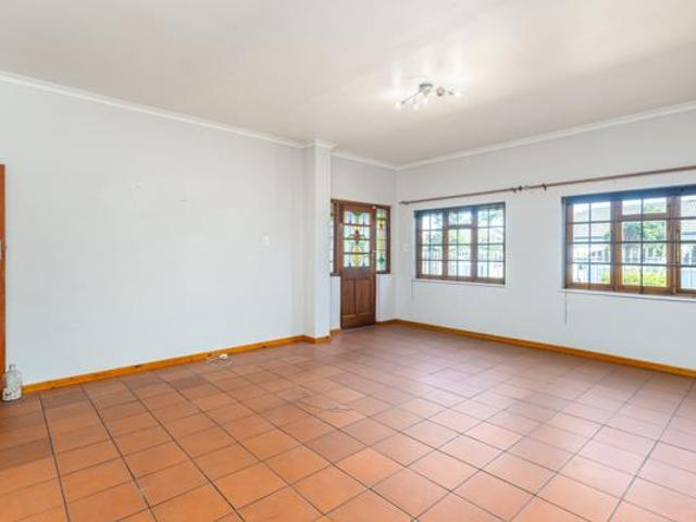 5 Bedroom House in Glenlily