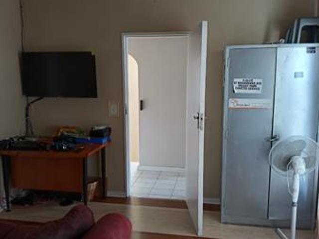 5 Bedroom House in Grassy Park