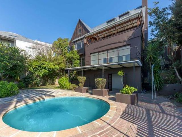 5 Bedroom House in Green Point