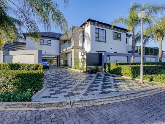 5 Bedroom House in Greenacres Estate