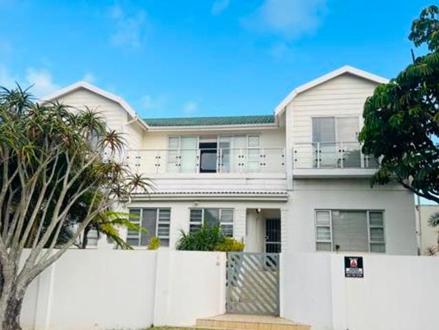 5 Bedroom House in Greenfields