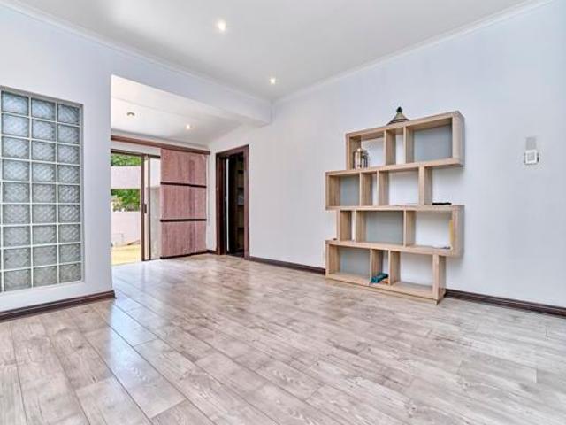 5 Bedroom House in Greenside