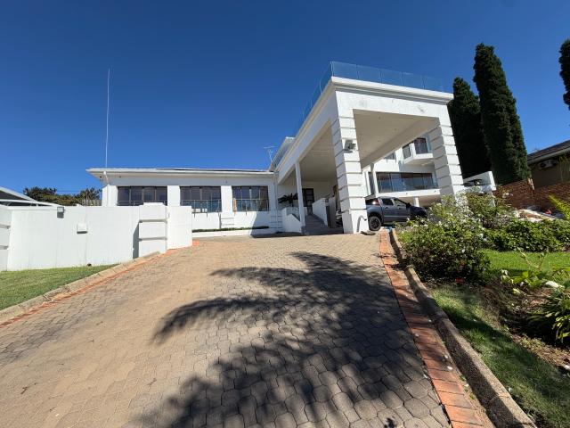5 Bedroom House in Groenkloof