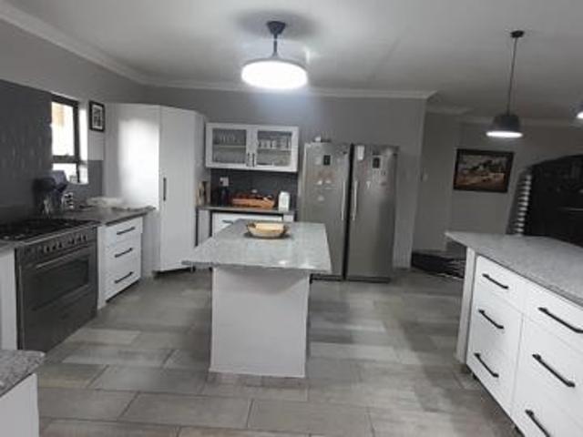 5 Bedroom House in Douglas