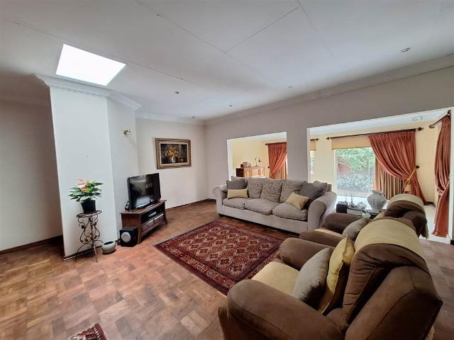 5 Bedroom House in Dorandia